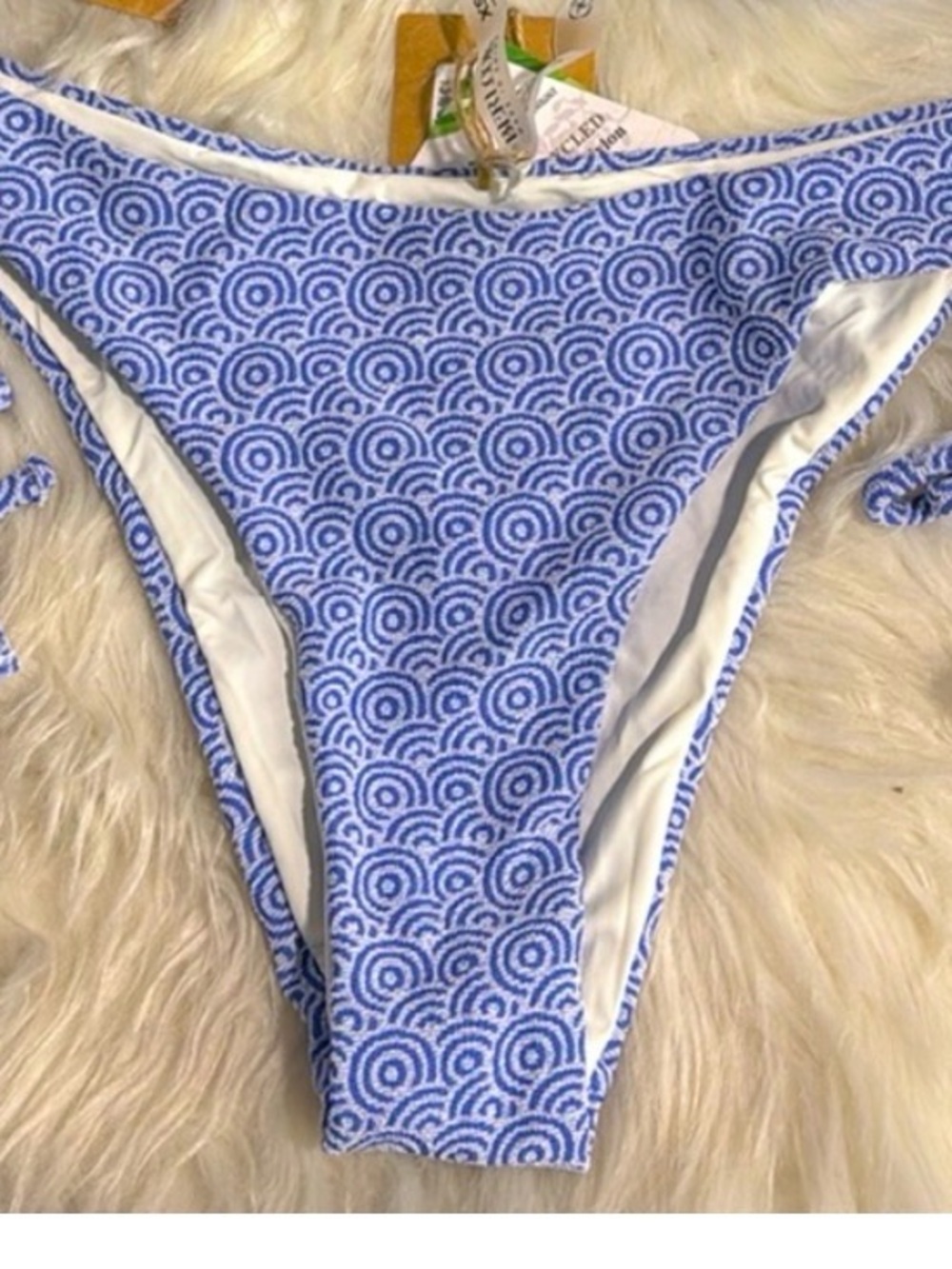 Textured Light Blue Underwire Bikini Top with Supportive Straps - Picture 4 of 4